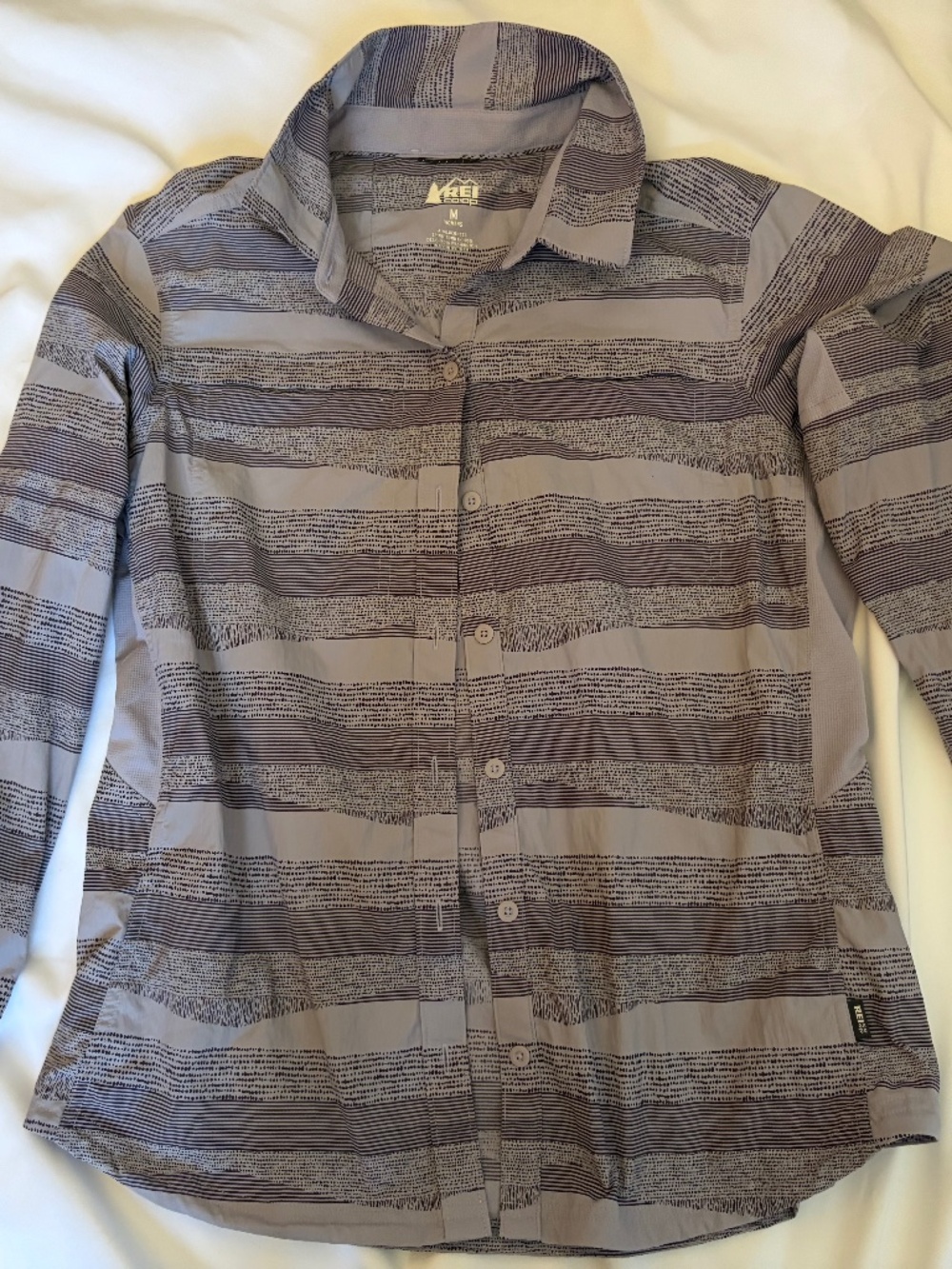 Women’s M REI button up long sleeve